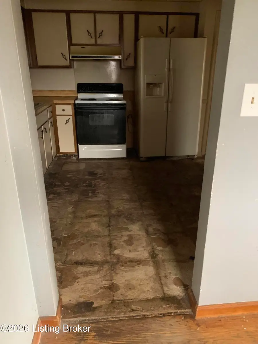 4002 Dover Ct, Louisville, KY 40216 - Image #3