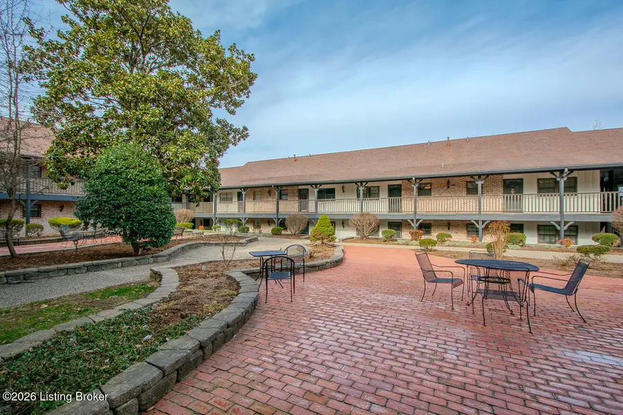221 N Clifton Ave #37, Louisville, KY 40206 - Image #3