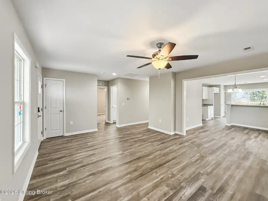 207 Charles Carr Dr, Harrodsburg, KY 40330 - #3