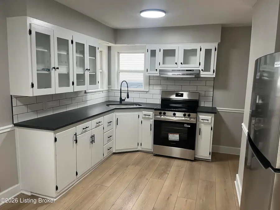 221 N Mantle Ave, Elizabethtown, KY 42701 - Image #2