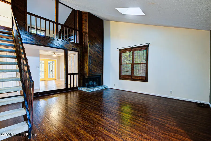 3803 Bigelow Dr, Jeffersontown, KY 40299 - Image #3