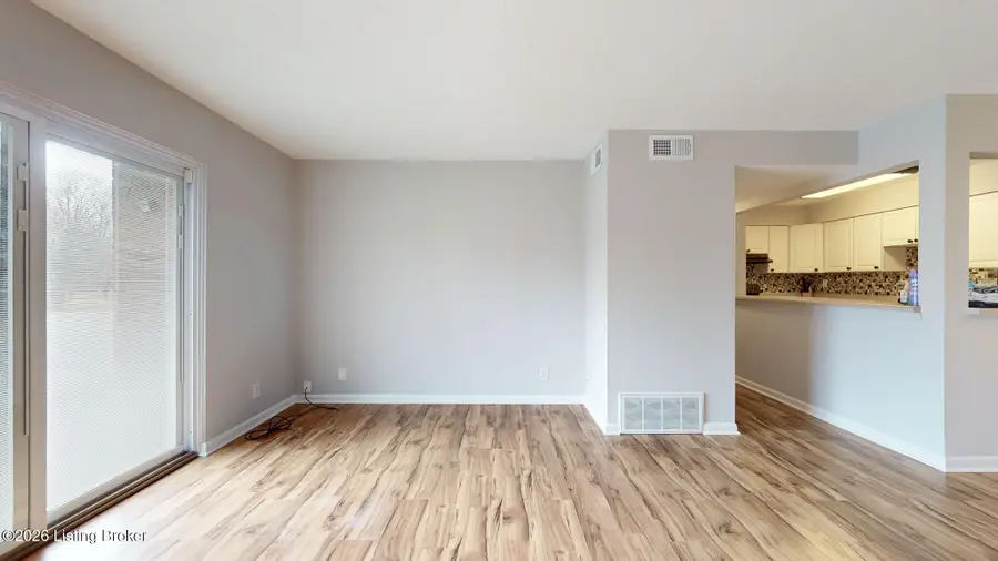 7052 Wildwood Cir #108, Louisville, KY 40291 - Image #3