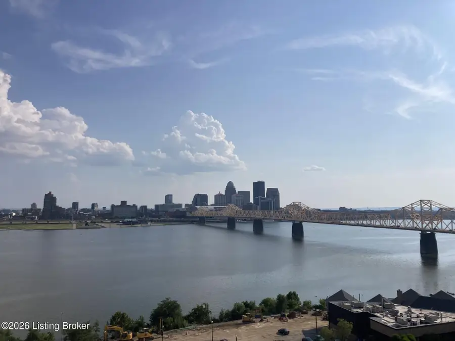 1 Riverpointe Plaza #APT 1105, Jeffersonville, IN 47130 - Image #2