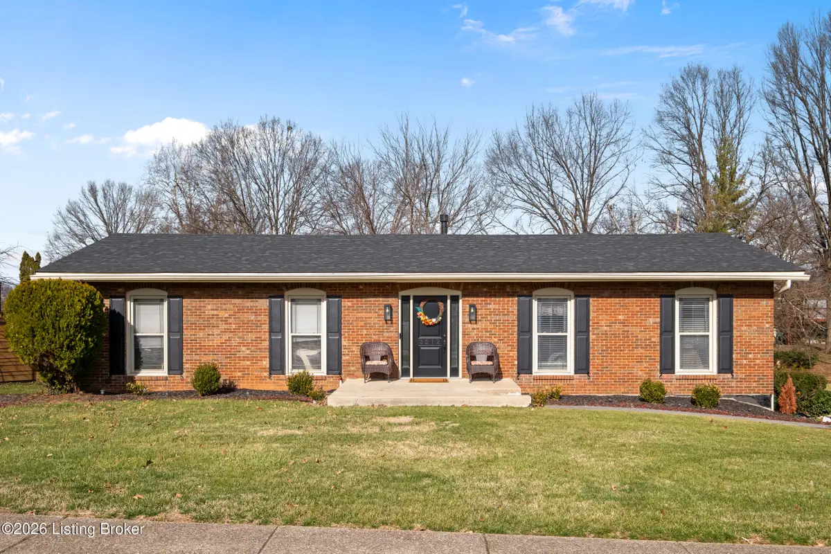 3212 Summerfield Dr, Louisville, KY 40220 - Image #1