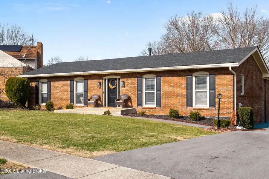 3212 Summerfield Dr, Louisville, KY 40220 - Image #2