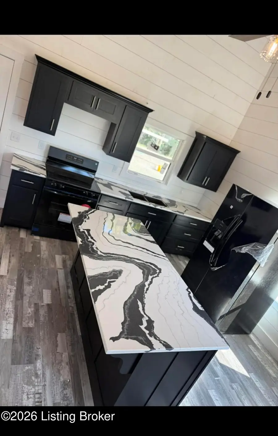 2138 Jock Rd, Bee Spring, KY 42207 - Image #2