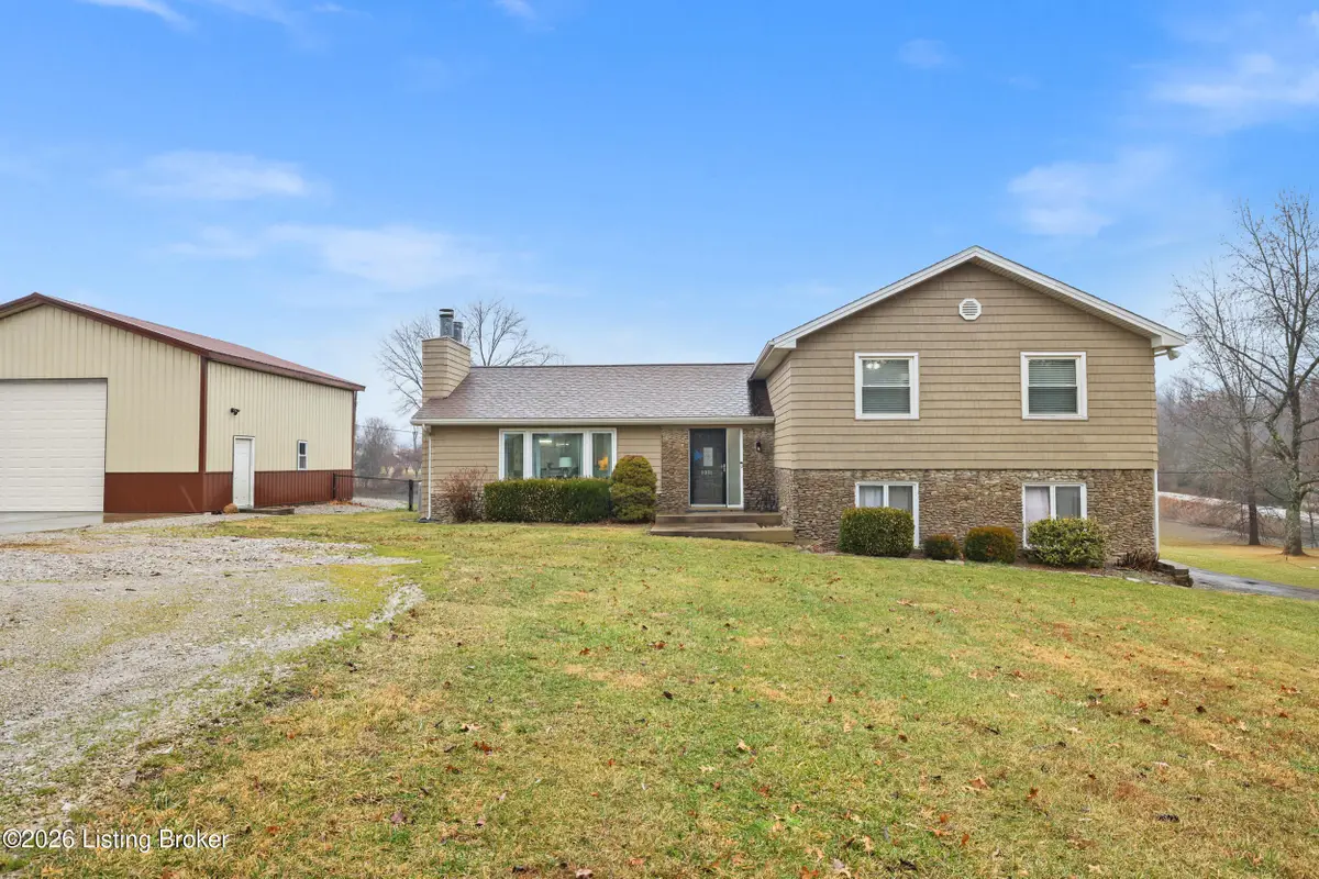 1031 Woodlake Dr, Lawrenceburg, KY 40342 - Image #1