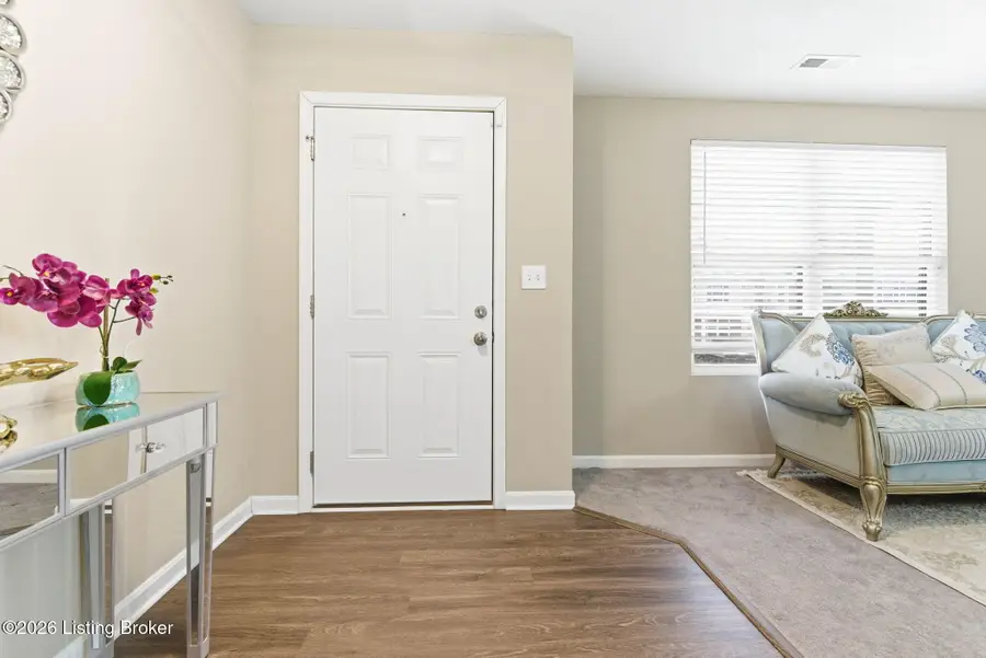 12097 Parkview Trace Dr, Louisville, KY 40229 - Image #3