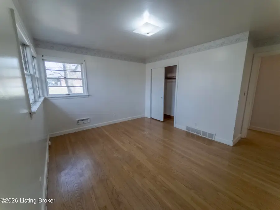 8200 Joyce Dr, Louisville, KY 40219 - Image #3