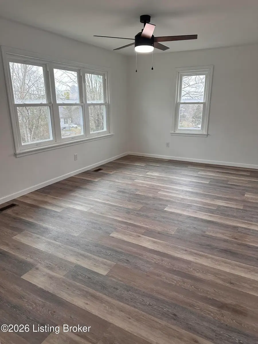 605 Cedar St, Columbia, KY 42728 - Image #2