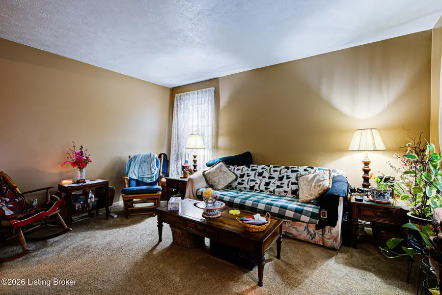 8002 Grenelle Dr, Louisville, KY 40228 - Image #3