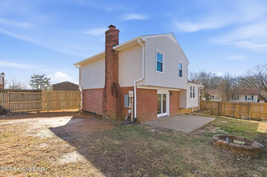 8007 Cloverport Ct, Louisville, KY 40228 - Image #2