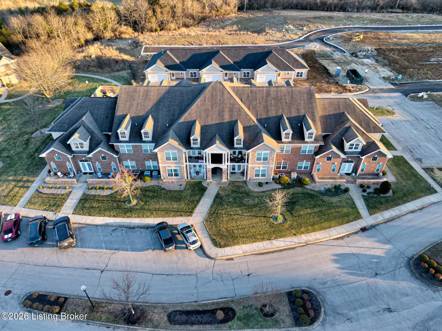 10203 Lark Meadow Dr #UNIT 203, Louisville, KY 40291 - Image #2