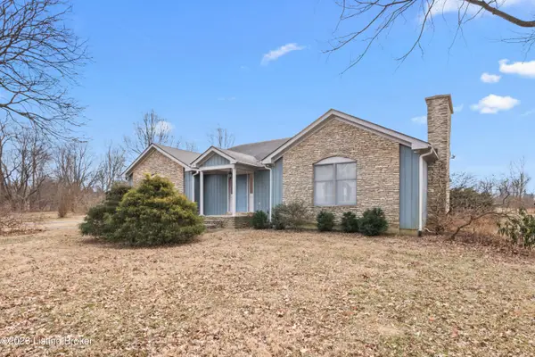 10104 Secretariat Dr, Goshen, KY 40026