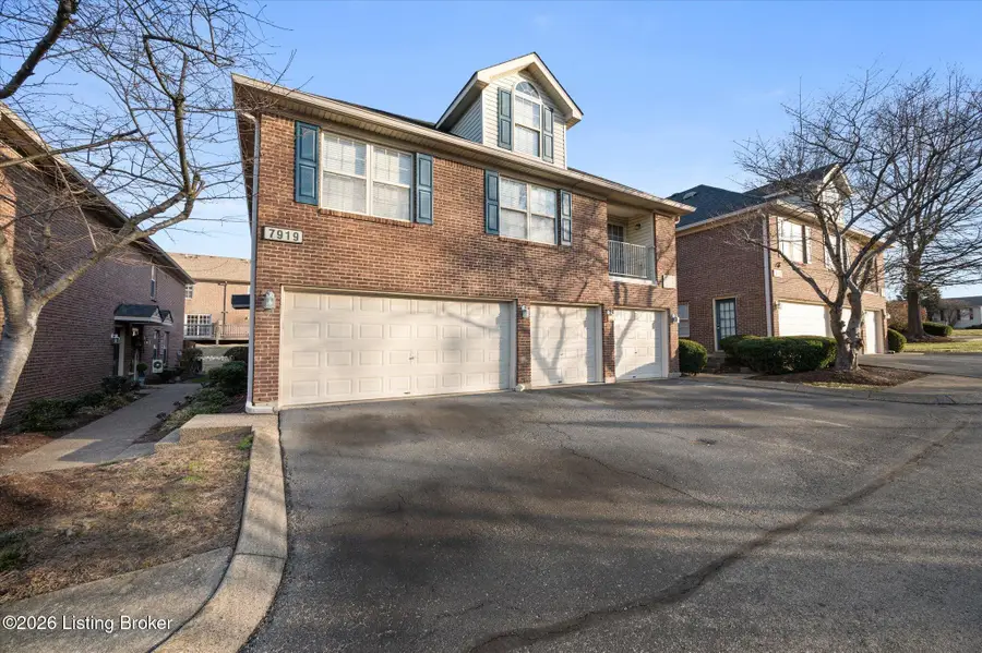 7923 Grand Cascade Dr, Louisville, KY 40228 - Image #3