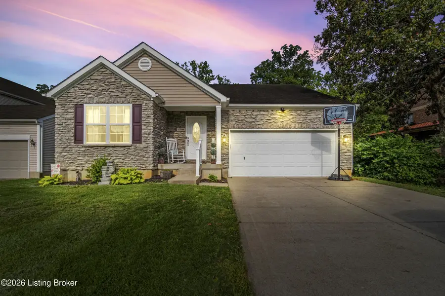 5109 Bannon Crossings Dr, Louisville, KY 40218 - Image #2