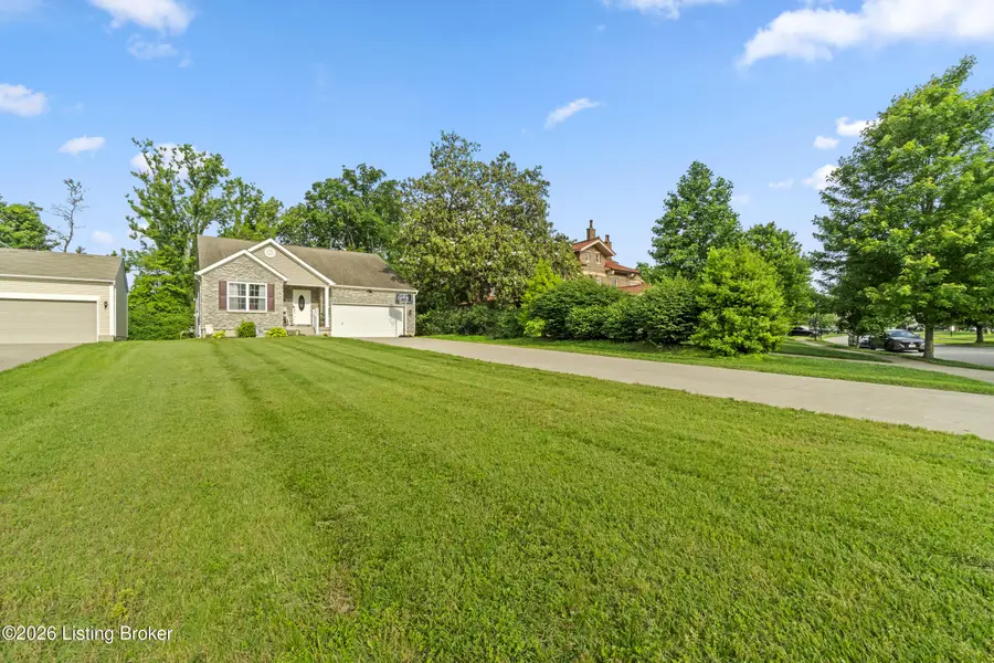 5109 Bannon Crossings Dr, Louisville, KY 40218 - Image #3