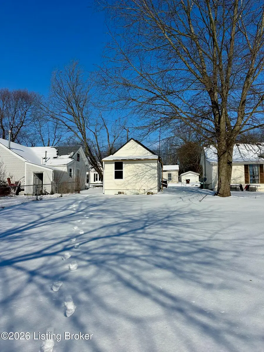 205 Elm St, Eminence, KY 40019 - Image #2