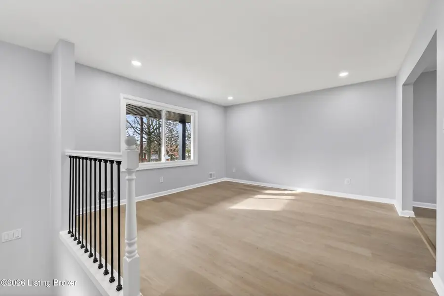 5915 Rocky Mountain Dr, Louisville, KY 40219 - Image #2