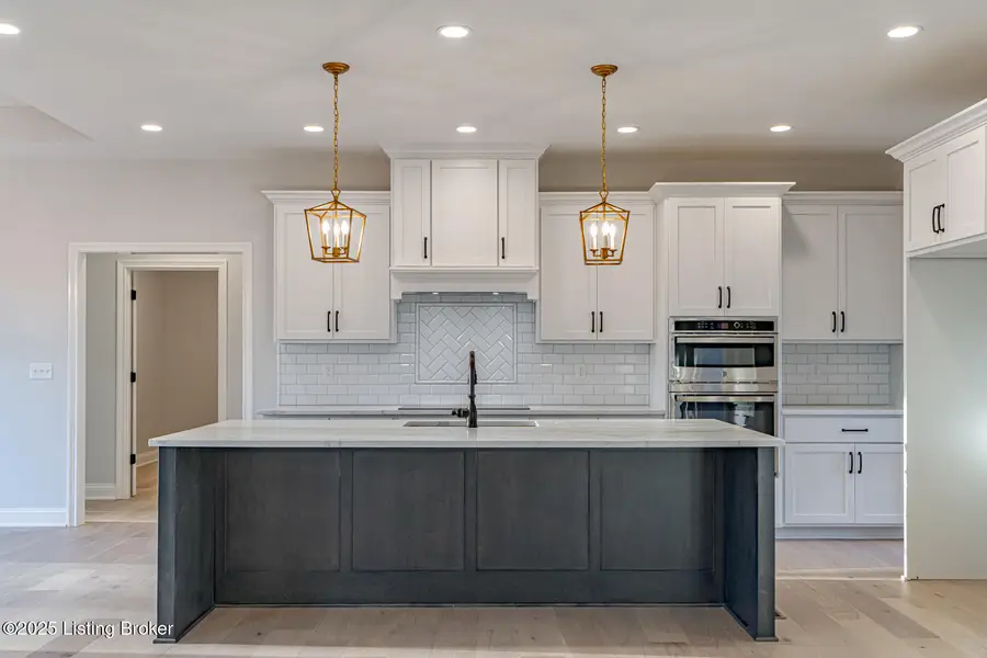 524 Dalton Dr, Fisherville, KY 40023 - Image #2