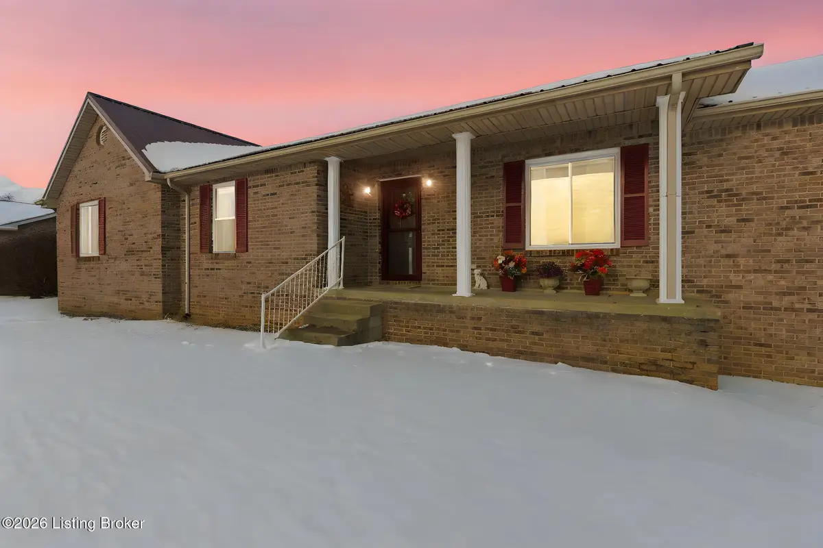 82 N Sunset Ave, Cecilia, KY 42724 - Image #1
