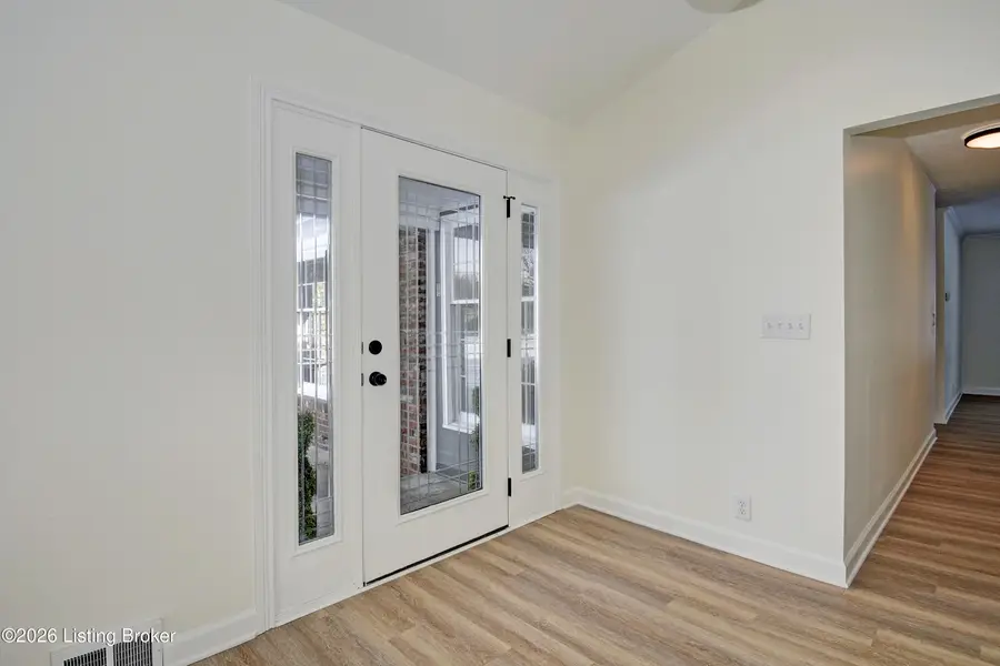 6404 Winthrop Ln, Louisville, KY 40222 - Image #2
