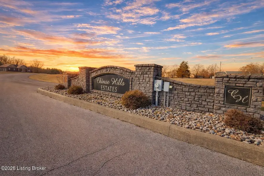 166 Creekstone Dr, Radcliff, KY 40160 - Image #2