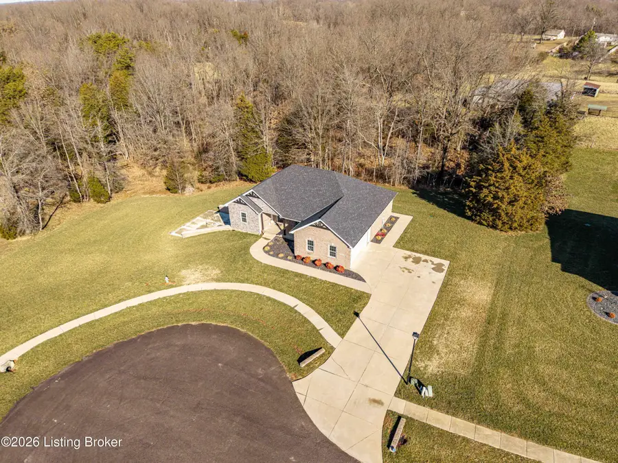 166 Creekstone Dr, Radcliff, KY 40160 - Image #3