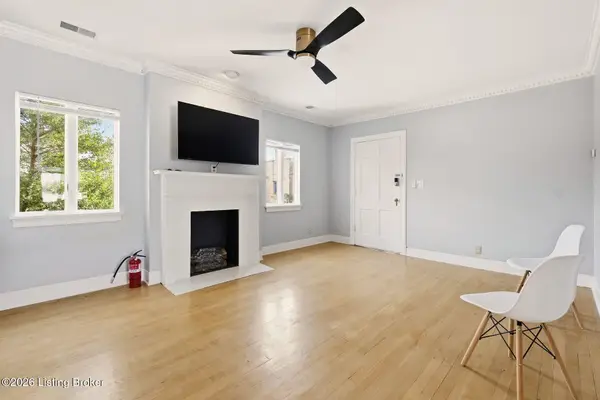 2126 Village Dr #5, Louisville, KY 40205