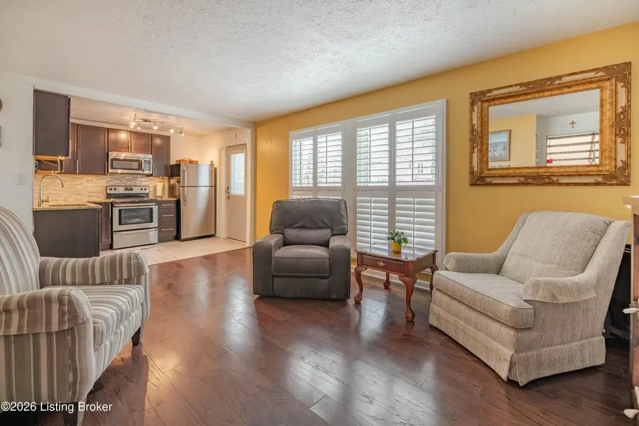 2501 Lindsay Ave #APT 9, Louisville, KY 40206 - #2