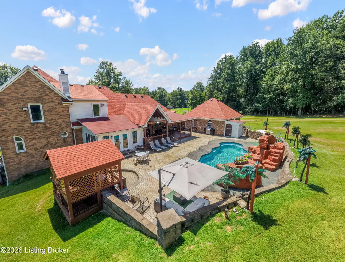 7801 Saint Anthony Woods Ct, Louisville, KY 40214 - #1