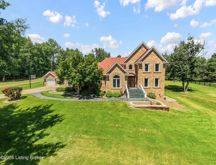 7801 Saint Anthony Woods Ct, Louisville, KY 40214 - #2