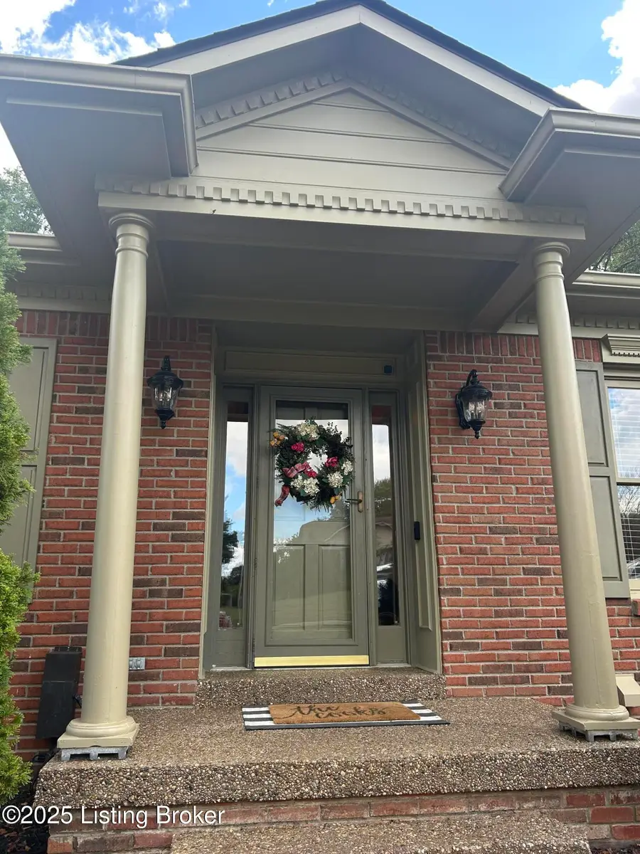 217 Edgewood Dr, Bardstown, KY 40004 - #2