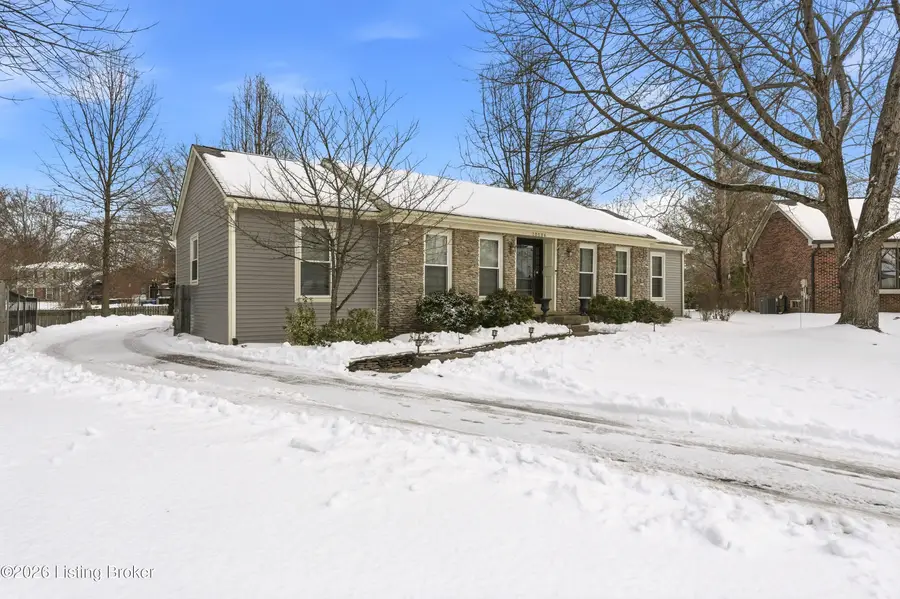 10506 Larkhall Ct, Louisville, KY 40223 - #2