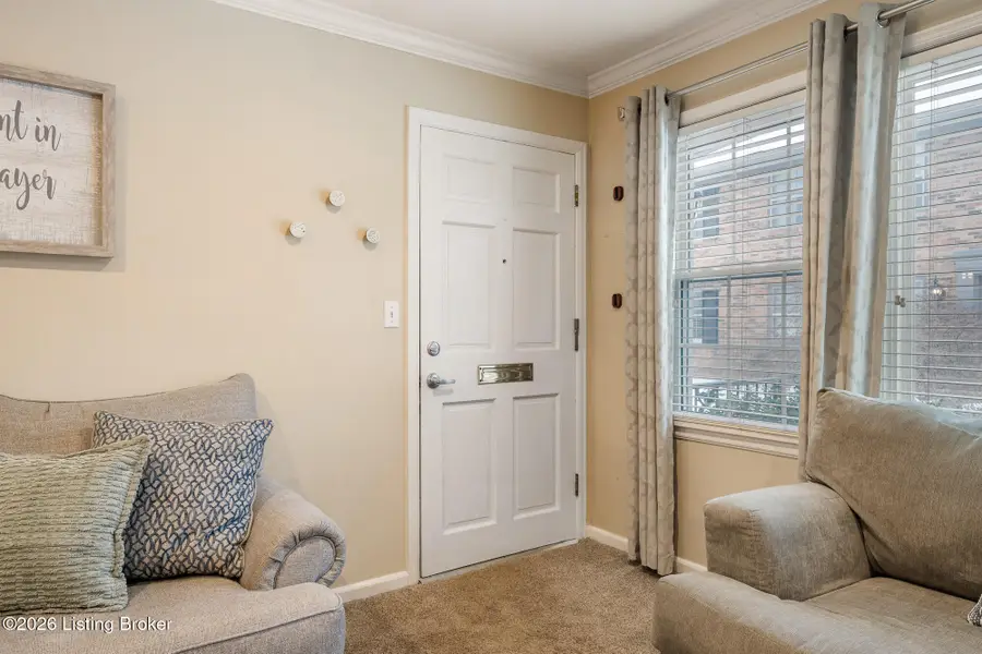 3811 Washington Square #APT 1G, Louisville, KY 40207 - #2