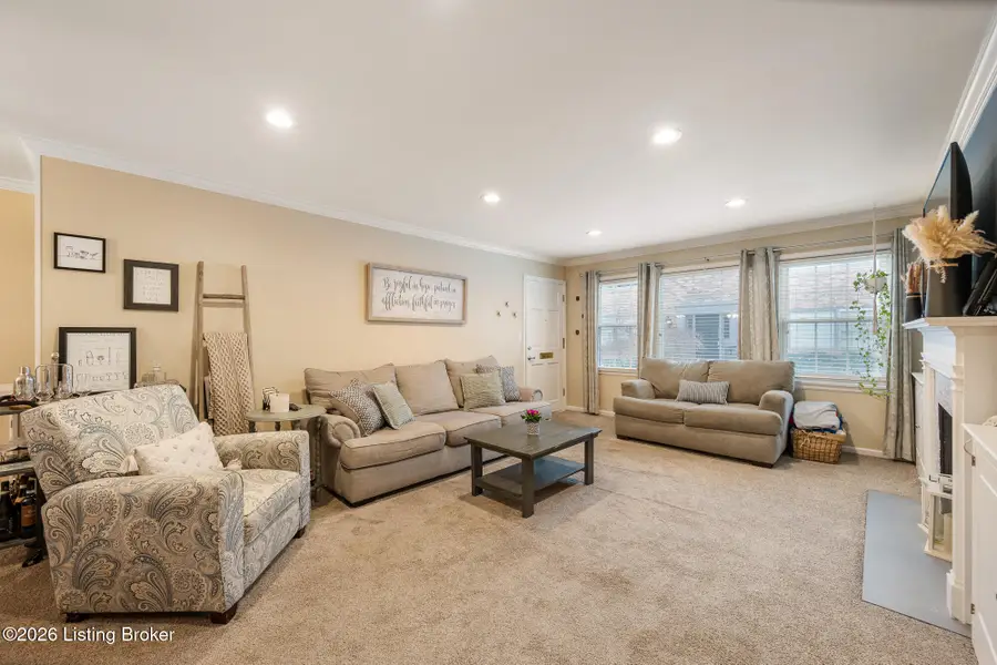 3811 Washington Square #APT 1G, Louisville, KY 40207 - #3