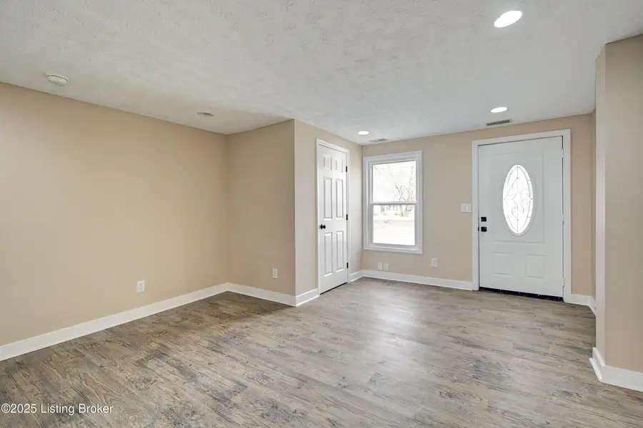 6629 Sylvania Rd, Louisville, KY 40258 - #2