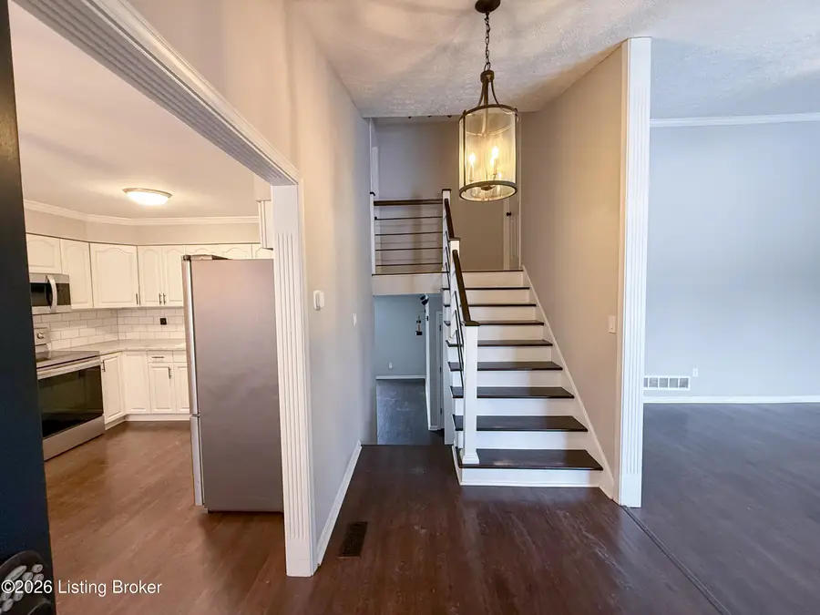 8602 Birch Ct, Briarwood, KY 40242 - #2