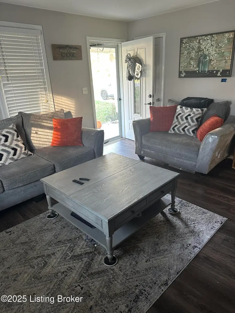 6810 Greenwood Rd, Louisville, KY 40258 - #3