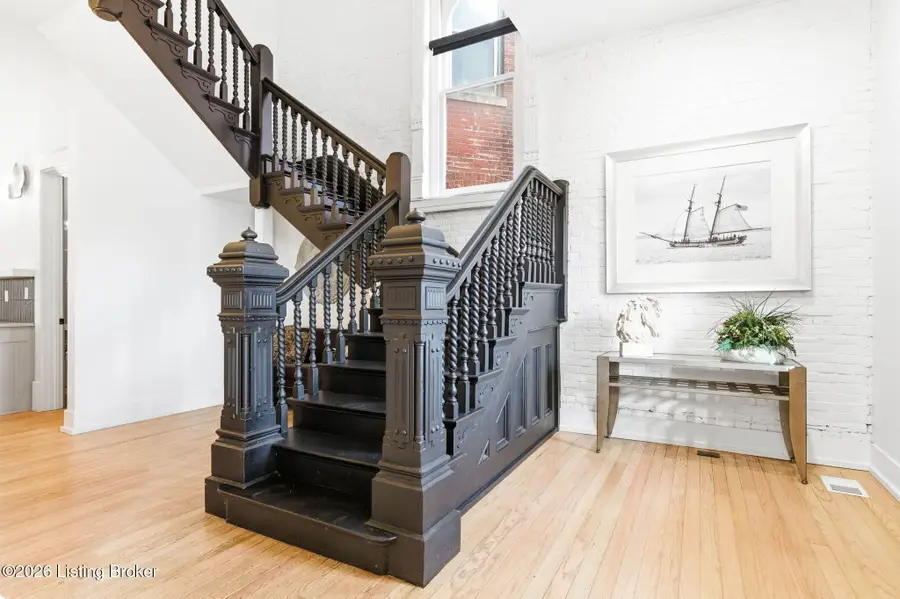 940 S 6th St, Louisville, KY 40203 - #3