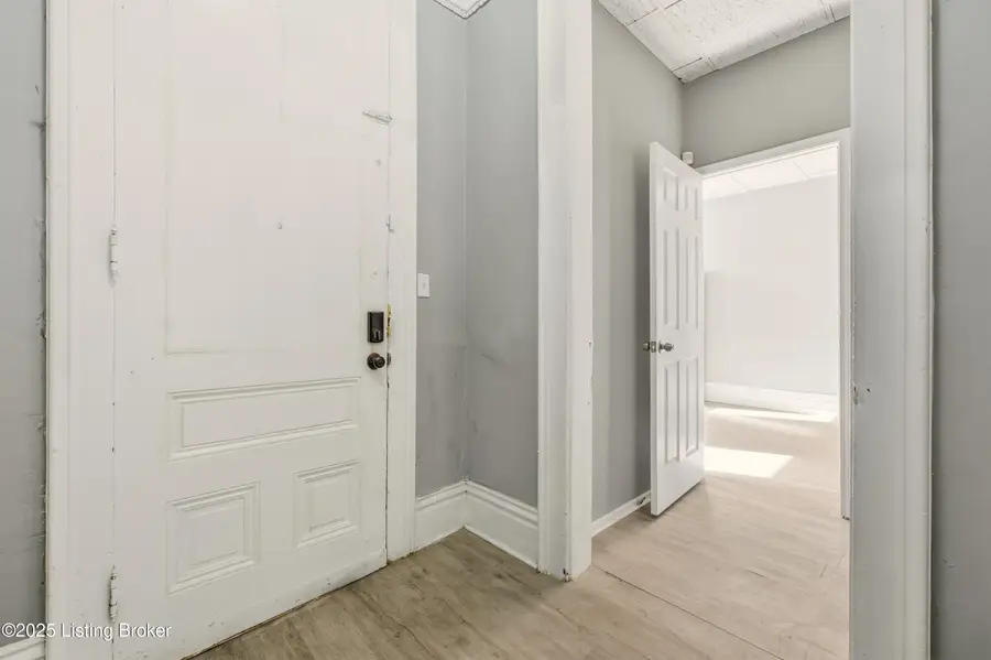 2529 W Main St, Louisville, KY 40212 - #3