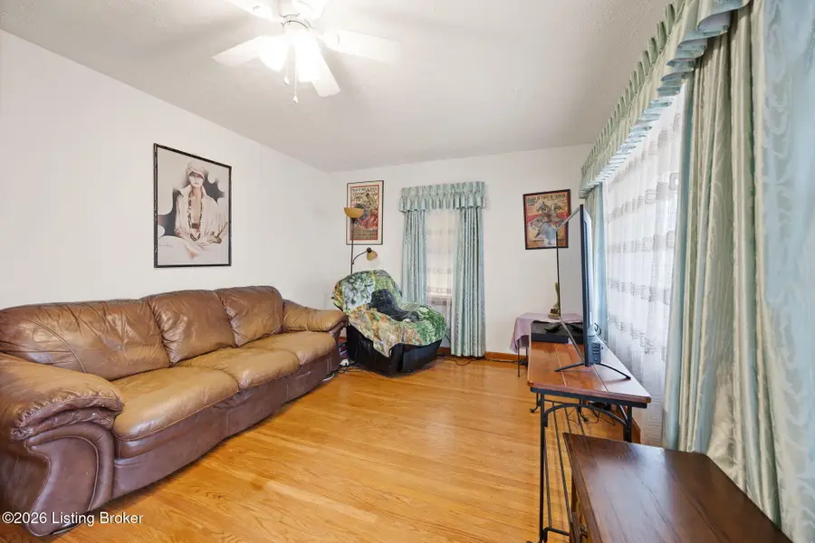 10711 Alberta Dr, Fairdale, KY 40118 - #2