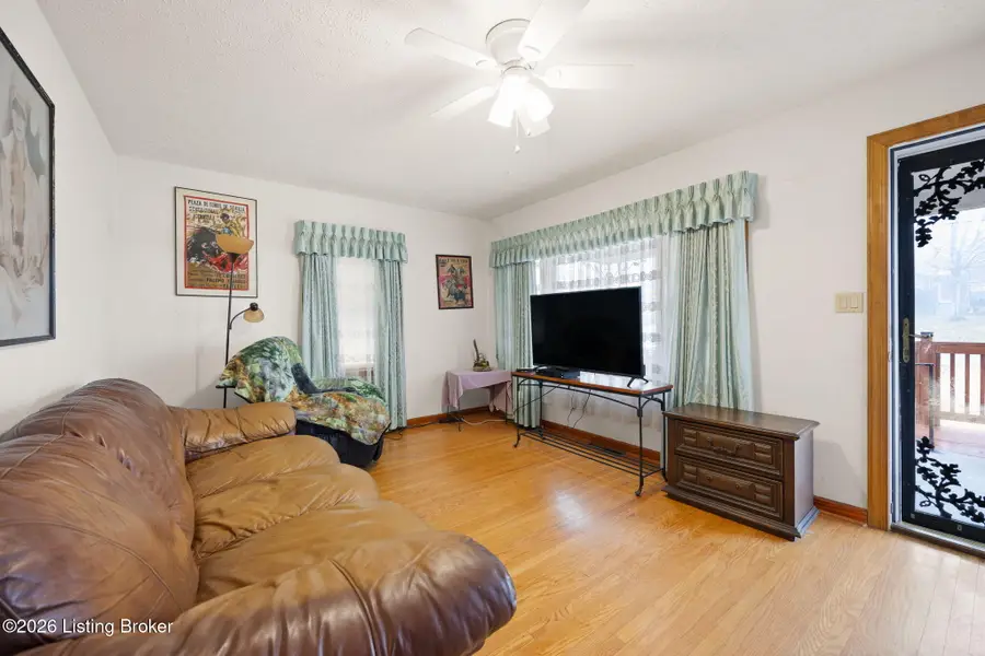 10711 Alberta Dr, Fairdale, KY 40118 - #3