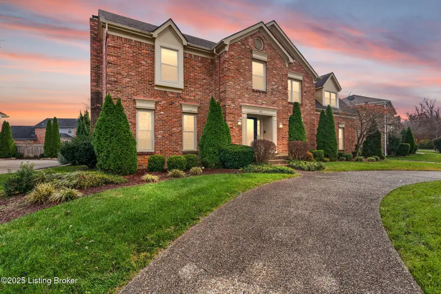 305 Lake Forest Pkwy, Louisville, KY 40245 - #2