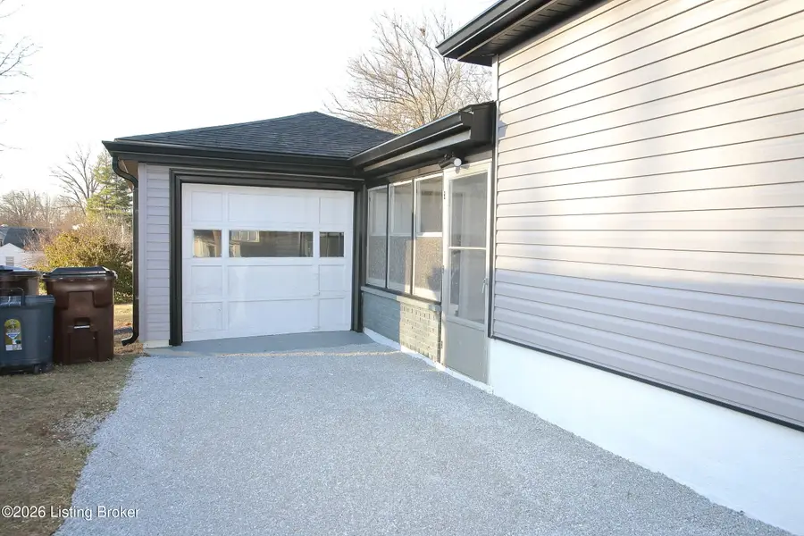 4804 Ranchland Dr, Louisville, KY 40216 - #2