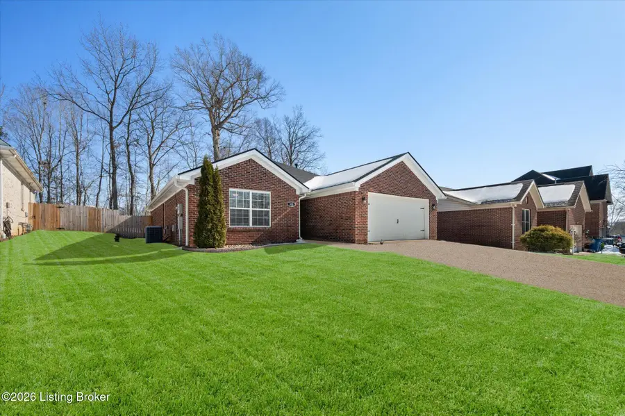 308 River Edge Dr, Shepherdsville, KY 40165 - #3