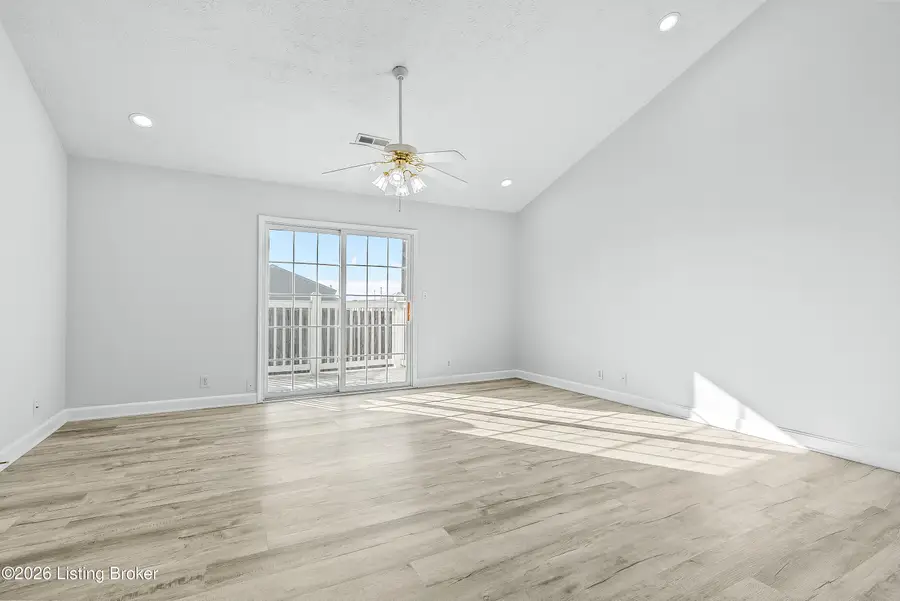 169 Central Blvd #APT 39, Mount Washington, KY 40047 - #3