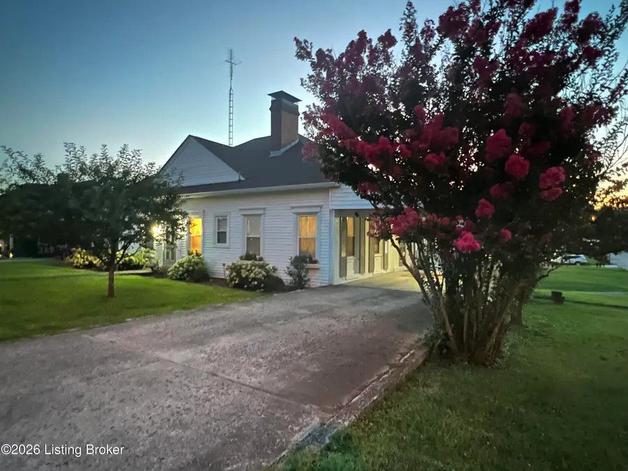 212 Covington Ave, Springfield, KY 40069 - #3