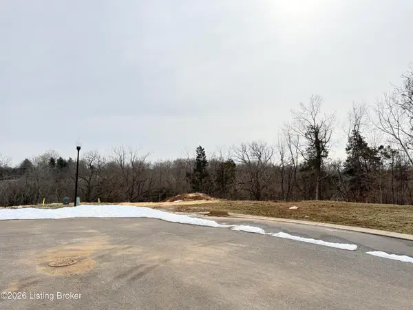 6410 Meadow Creek Ct, Louisville, KY 40229