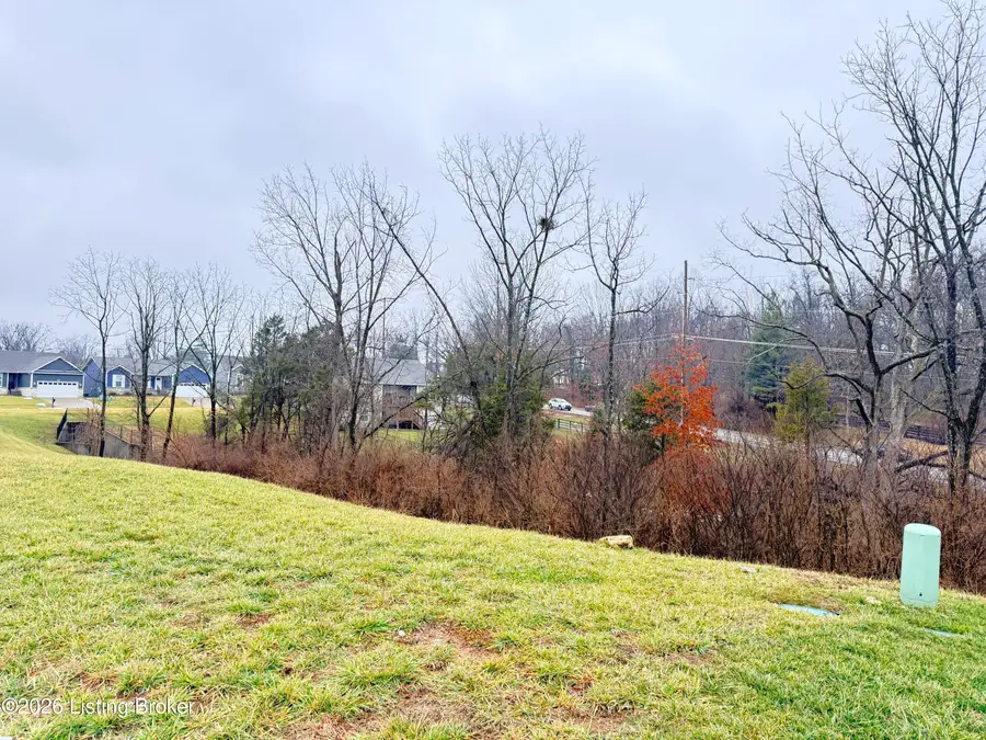 6311 Larkgrove Dr, Louisville, KY 40229 - #2